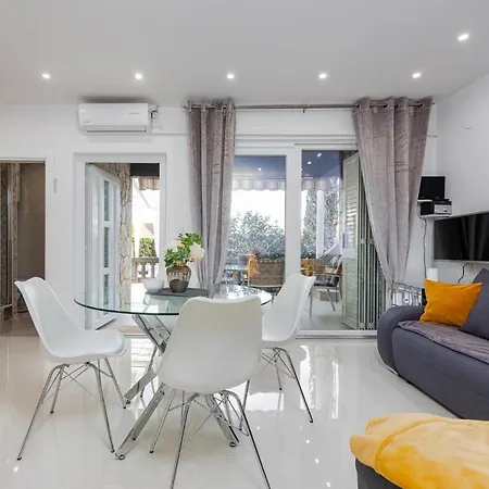 Ferienhaus 3 Bedroom Beach Front Home In Zdrelac