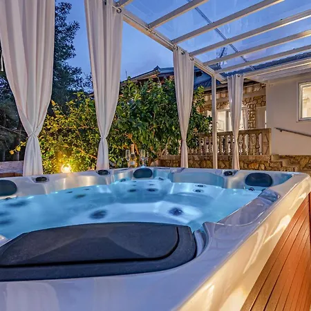 3 Bedroom Beach Front Home In Zdrelac * Zdrelac