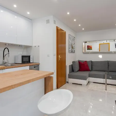 Сasa de vacaciones 3 Bedroom Beach Front Home In Zdrelac *