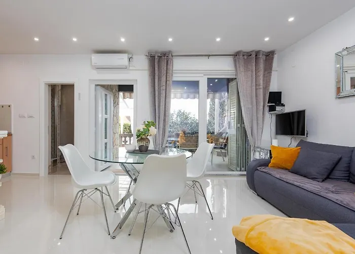 Hébergement de vacances 3 Bedroom Beach Front Home In Zdrelac