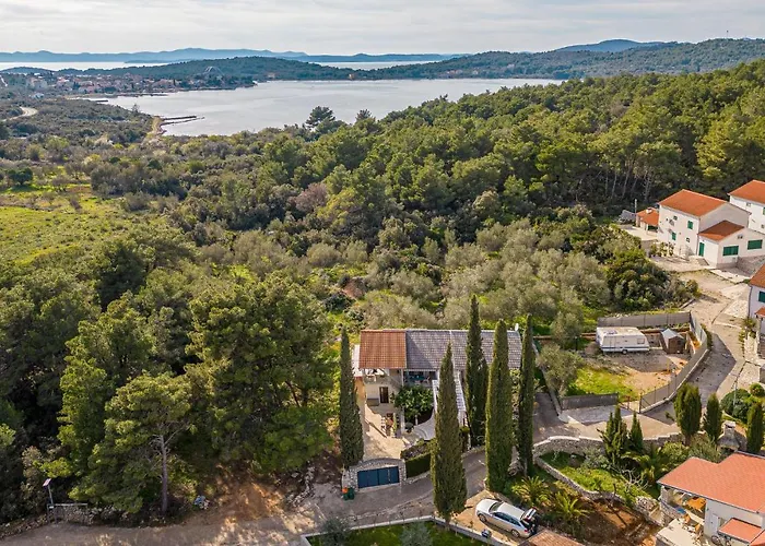 Hébergement de vacances 3 Bedroom Beach Front Home In Zdrelac *